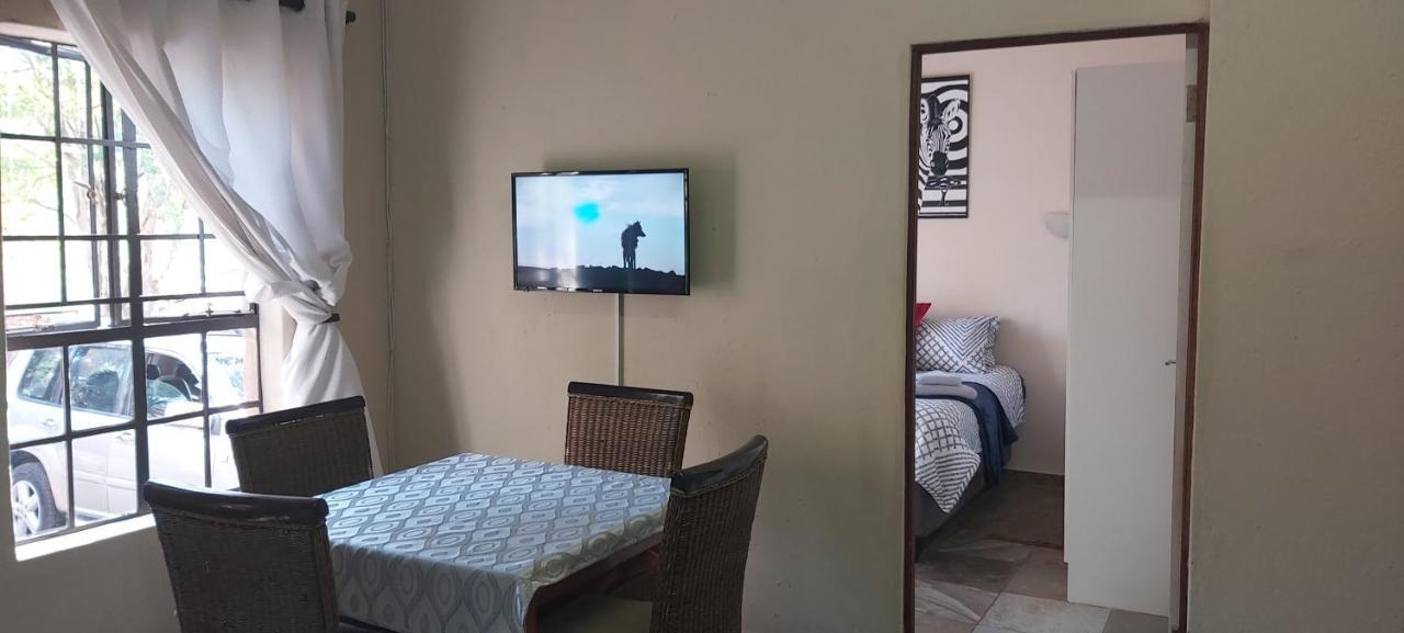 Апартаменты 13 @ Rhinoroad Nelspruit Нелспрёйт Экстерьер фото