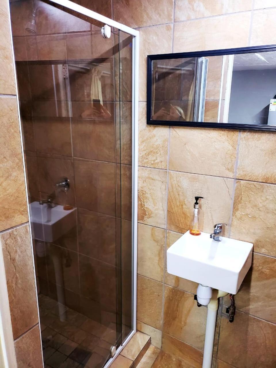 Апартаменты 13 @ Rhinoroad Nelspruit Нелспрёйт Экстерьер фото