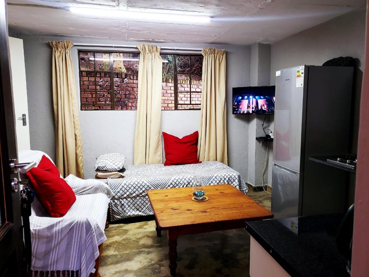 Апартаменты 13 @ Rhinoroad Nelspruit Нелспрёйт Экстерьер фото